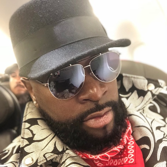 Meet your Posher, Terence - Picture 1 of 1